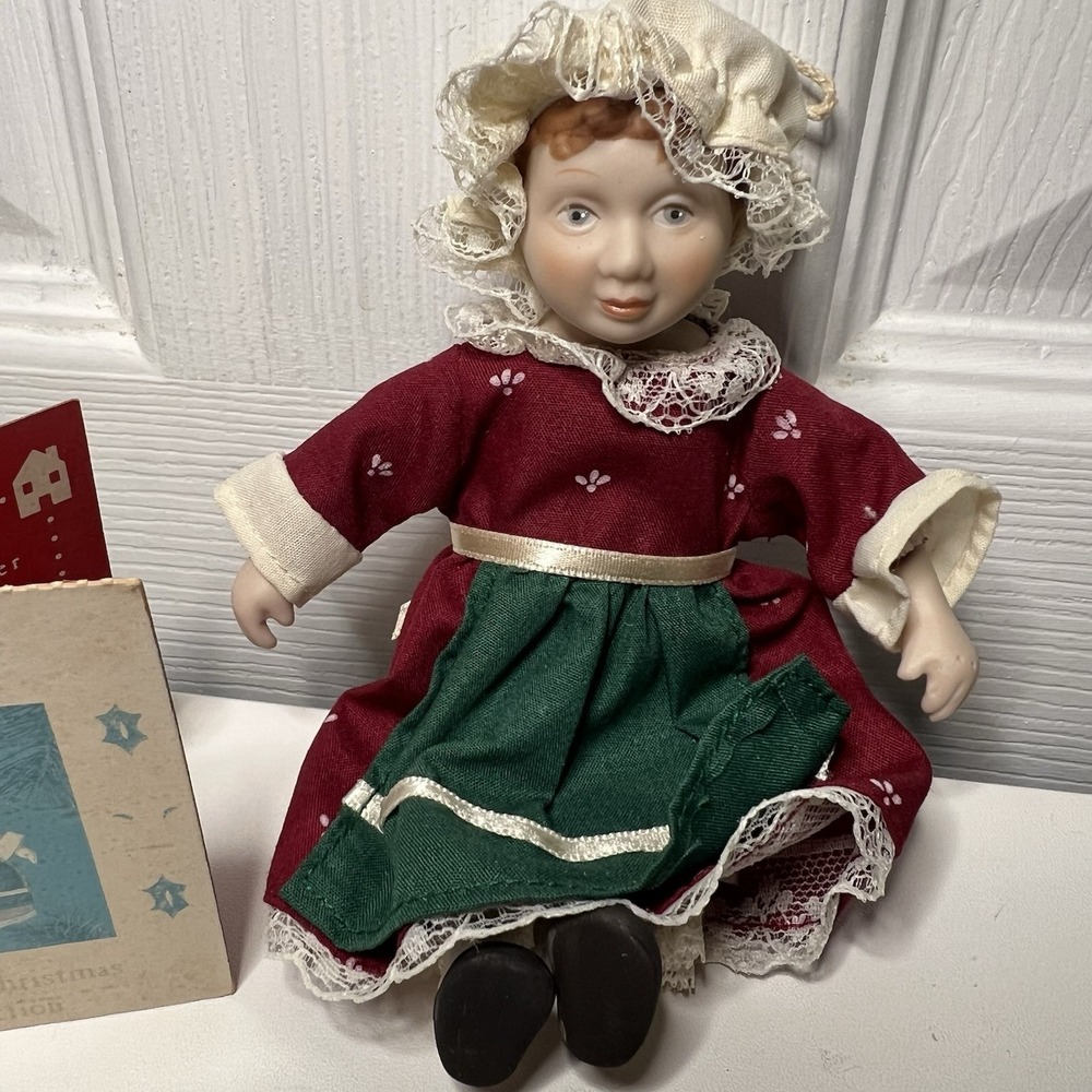 1985 Hallmark "Old-Fashioned Doll"β ornament Country Christmas Collection